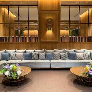 披露宴会場のなかにある大きなソファー。映えスポットとして最強です！