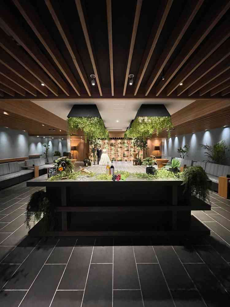 1.5次会なるものが出来る場所です。チャペルの横にあり挙式後に参列者と写真を撮ることが出来るようです