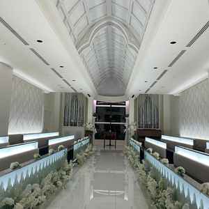 夜だったので少し照明を落としていたが、日中ならばかなり自然光が降り注ぐと思った。