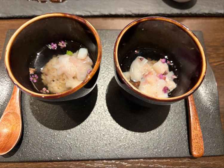 最後の締めの鯛茶漬けが女性でも食べやすく美味しかった。
