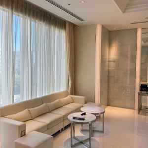 光も入り込む新郎新婦控室