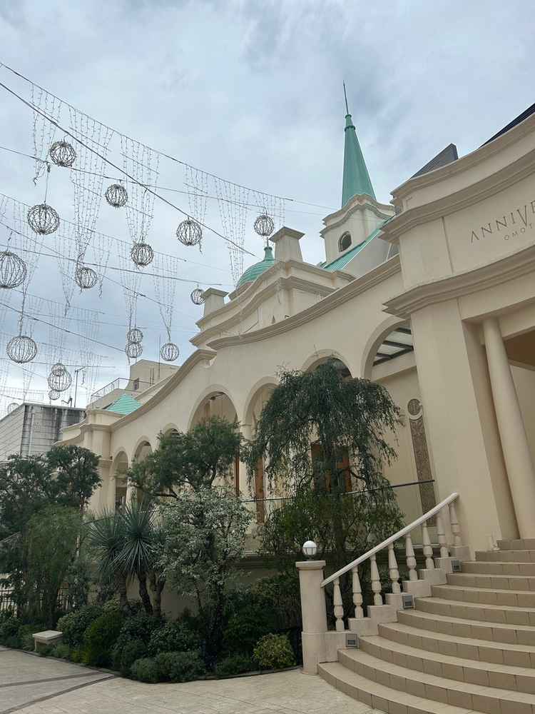 外観の写真。とても目立つ建物だった。