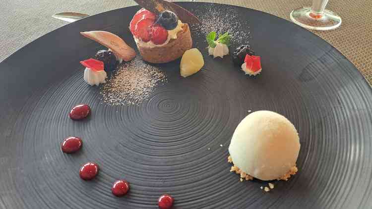 デザート。彩りもきれいで味も美味しかった