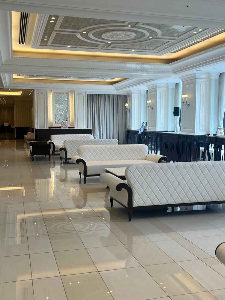 待合室です。都内とは思えない広さで、ゲストにストレスがなく待っていただけそうだと感じました。