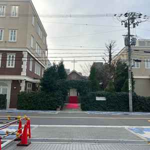 スカイビルを抜けた先。意外と人が少なく静か。