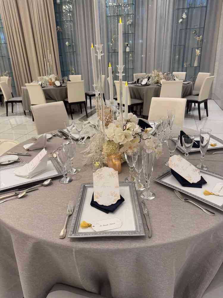 披露宴会場のゲスト卓