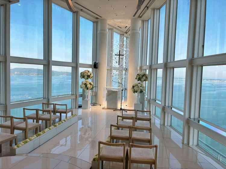 スカイチャペル。福岡タワーと同じぐらいの高さとなり福岡を一望できる。逆光にならず綺麗な写真が撮れる。