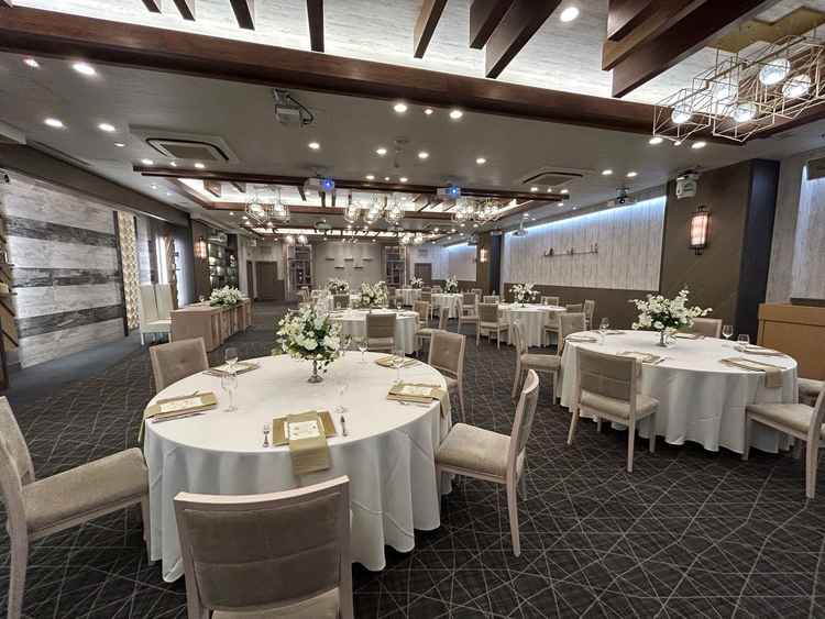 披露宴会場。明るくて綺麗だった。