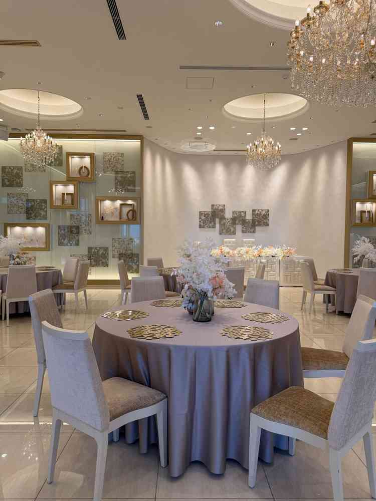 可愛い雰囲気の会場もあり、こちらの会場ではシェフの演出が印象的でした。女性らしい会場の雰囲気でした。