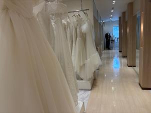 式場内にドレスがあるので、他店舗に行く手間がない点が良いなと思いました。種類も豊富でした。