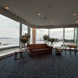 挙式会場ベイビューの座席