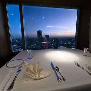 みなとみらいの夜景を見ながら試食出来ました