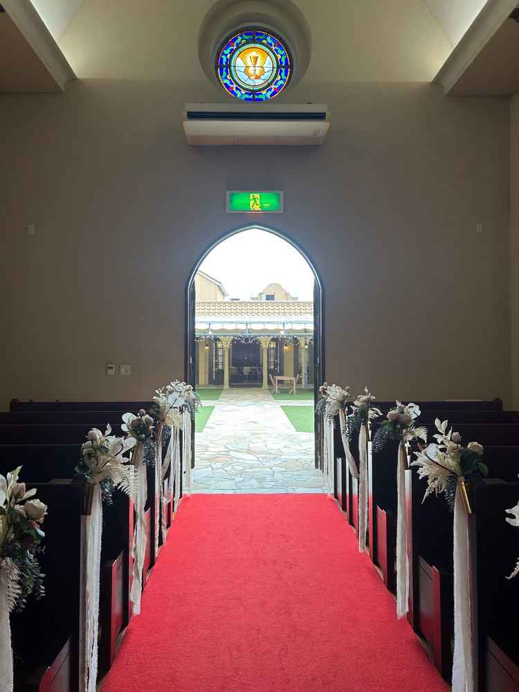 チャペルの出入り口から広がる景色