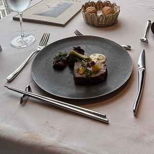 試食で頂いたメイン料理のお肉。ワサビソースが美味しかった。香りにこだわられていて楽しめました。