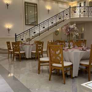 ホワイトハウス側の披露宴会場。階段があるからお色直し後ここから入ることができる。