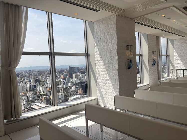 チャペルから見える市街地の景色