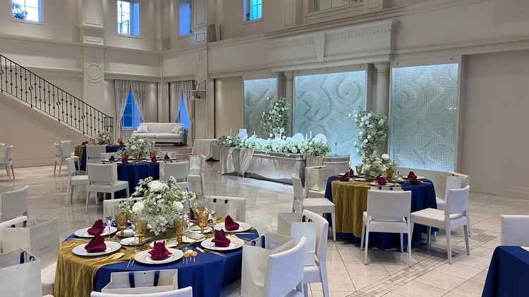 披露宴会場も階段を降りてすぐ隣で移動が少なく、他の参列者と被らないように工夫もされていて、とても良い