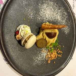 モンブランは、新郎の大好物でもあります。実際の式にも取り入れたいと思いました。