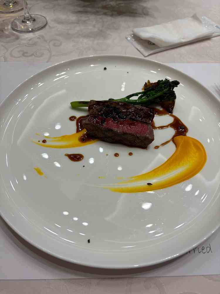 試食③ メインの肉料理。とても柔らかく、美味しかったです。