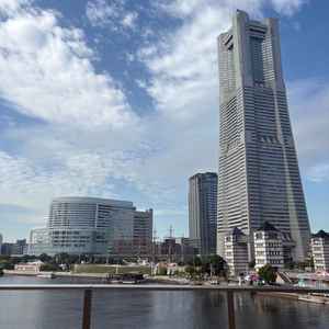 チャペルを出た後にみえる景色。みなとみらいが一望でき、唯一無二の景色だと思う。