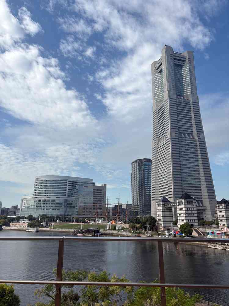 チャペルを出た後にみえる景色。みなとみらいが一望でき、唯一無二の景色だと思う。