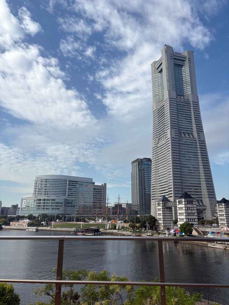 チャペルを出た後にみえる景色。みなとみらいが一望でき、唯一無二の景色だと思う。