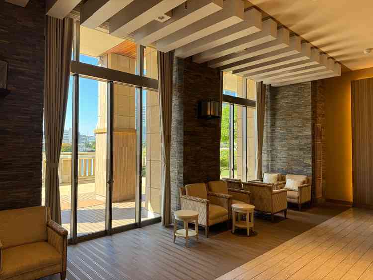 披露宴会場のウェルカムパーティースペースです。披露宴前にゲストと交流する時間を設けられます。