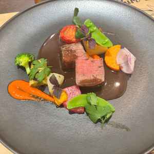 肉料理のみの試食でしたが、言わずもがな美味しかったです。野菜もたっぷり使われて、美味しすぎました。