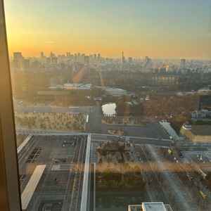 披露宴会場から景色がとてもきれいでした。皇居がみえて遮る建物がなく一望できました。