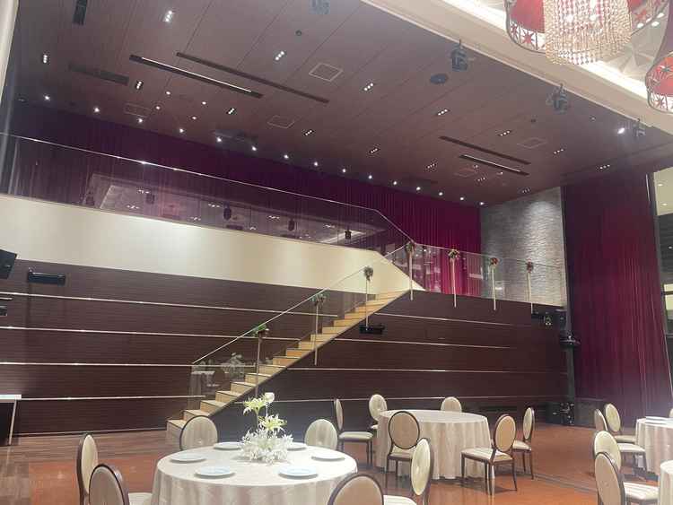 披露宴会場階段