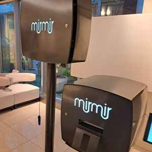 ゲストの待機場所に置いてあった写真撮影機です。自由に使って現像までできるとのことでした。