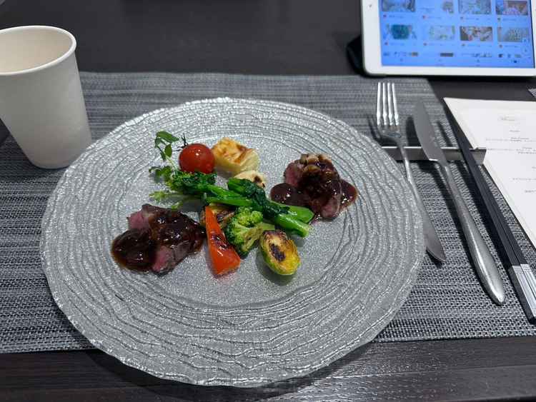 料理はフレンチ風と和風フレンチを当日選べるそうで、試食では両方楽しむことができました。