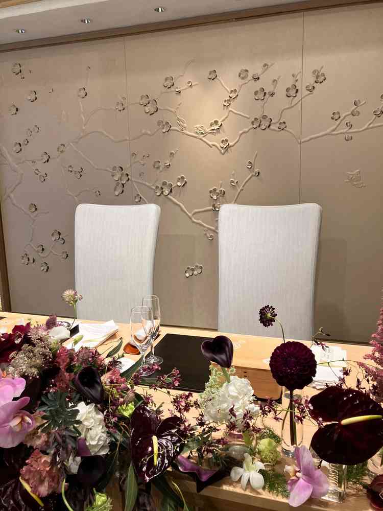 高砂周辺。後ろの背景がとても素敵。レザーで作られているらしい。