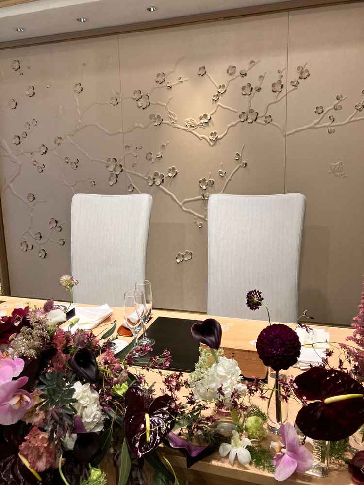 高砂周辺。後ろの背景がとても素敵。レザーで作られているらしい。