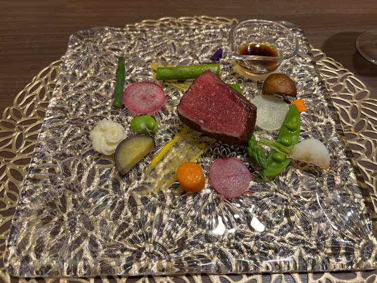 オリジナルブランド牛のアルモニービーフ。とても柔らかく、おいしかった。