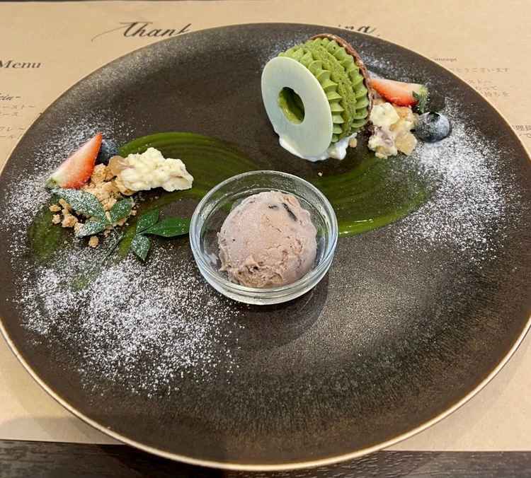 試食でいただいたデザートです。甘すぎず上品な味わいで色々な年代の方に楽しんでいただける料理でした。