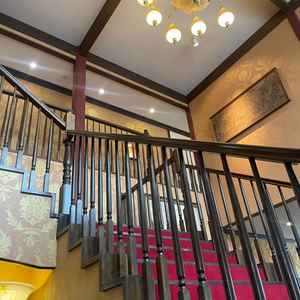 入口入ってすぐに階段でした！