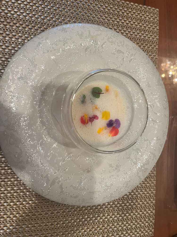 夏季限定の冷製コーンスープです。