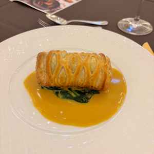 試食のお魚のスペシャリテ。パイで包まれたお魚がとても美味しく、式場への印象がとても良くなりました。