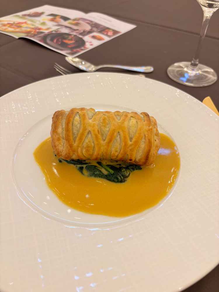 試食のお魚のスペシャリテ。パイで包まれたお魚がとても美味しく、式場への印象がとても良くなりました。