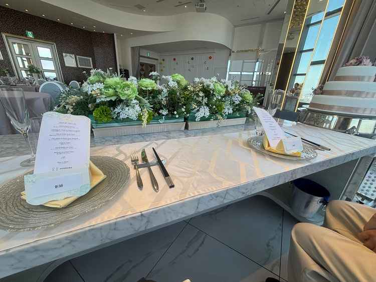 会場での新郎新婦からの目線。客席を見渡すことができる。