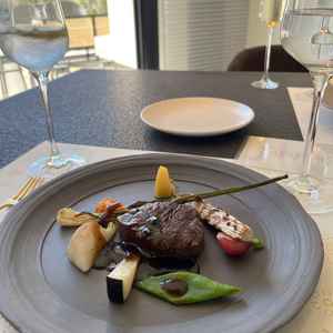 メインのお肉料理。柔らかくて美味しかったです。