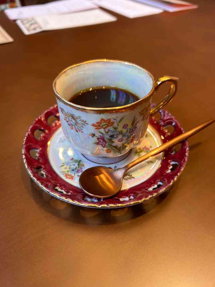 見学時のドリンクの食器。ドツボの食器だった。オシャレな喫茶店にきた気分になれる。