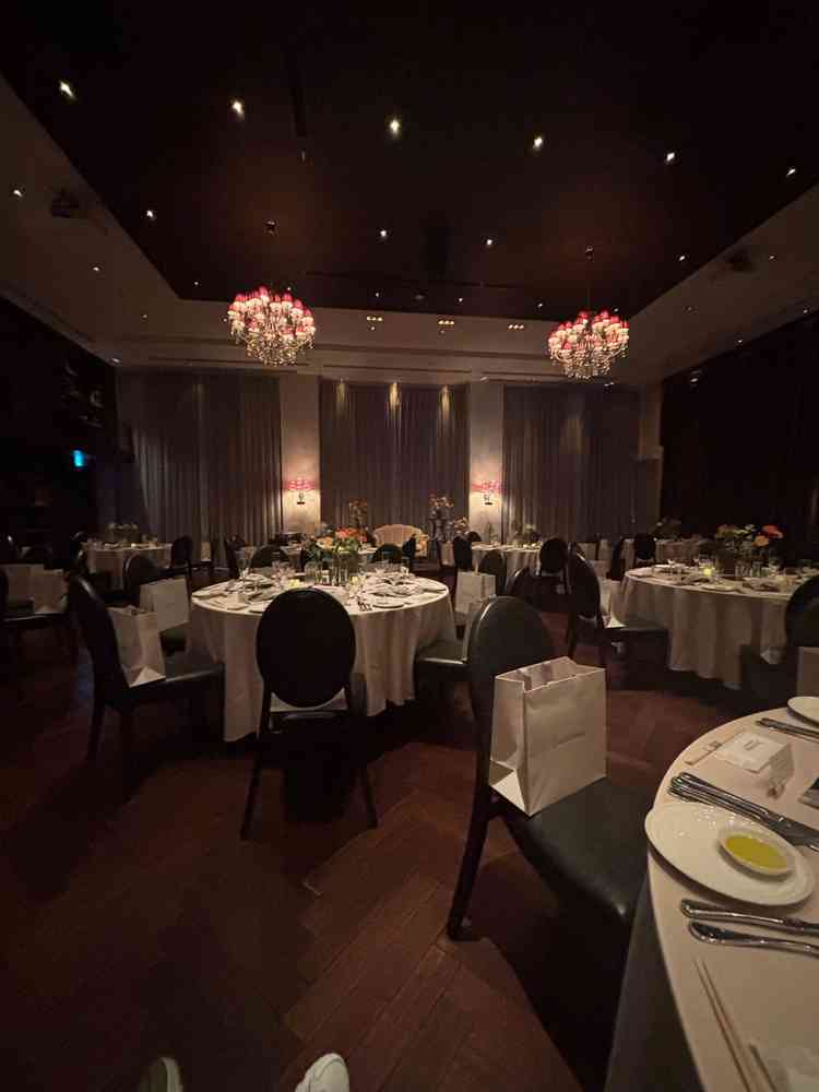 一つ目のハリーポッターの世界線のような披露宴会場