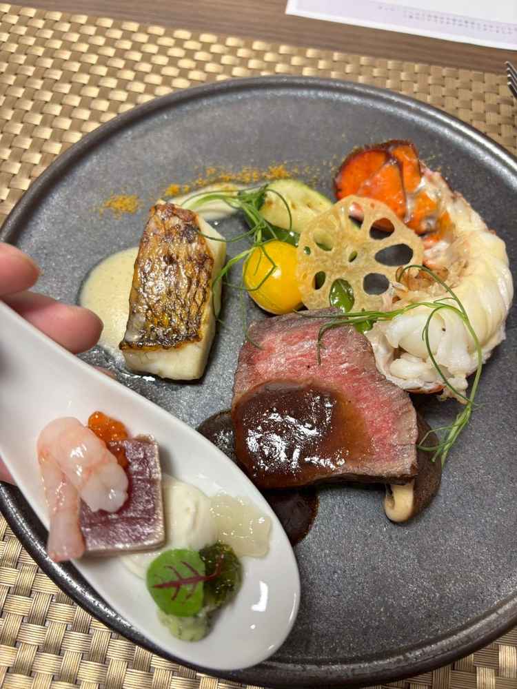 ソースも美味しく素材の味もしっかり感じれるお料理でした。どれも満足でした。