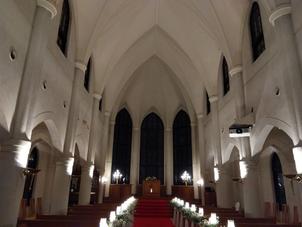 夕方からの相談で試食後に見学だったため、外も中も暗くてステンドグラスの良さはわかりづらかったです。