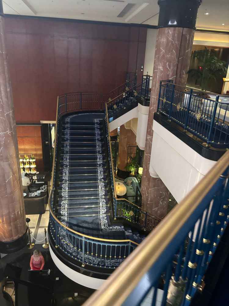 階段がとても写真映えします