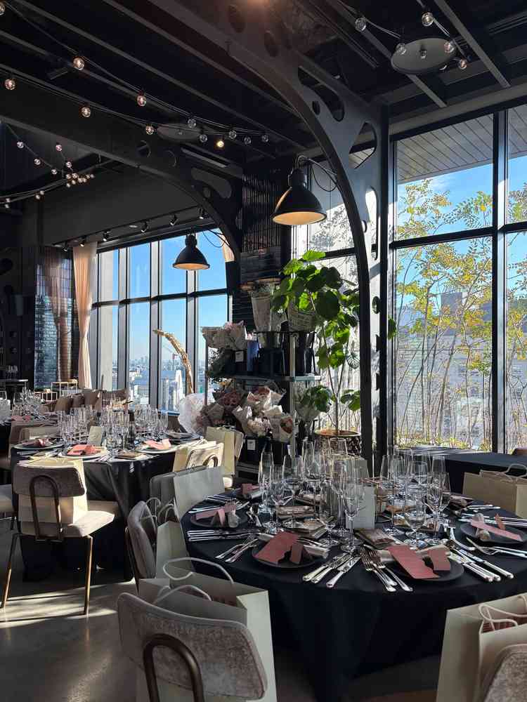 ロフトにある披露宴会場② 1番小さな会場で、テラスやバーが利用できます