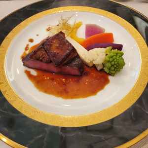 メインのお肉はとても柔らかく食事だけでも利用したくなるくらい美味しかったです。