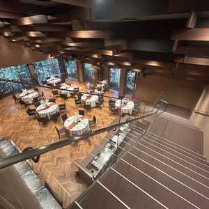 バンケット。30名〜と60名〜の2バンケで、私達は少人数だった為こちらへ。大きい方が好みでした！